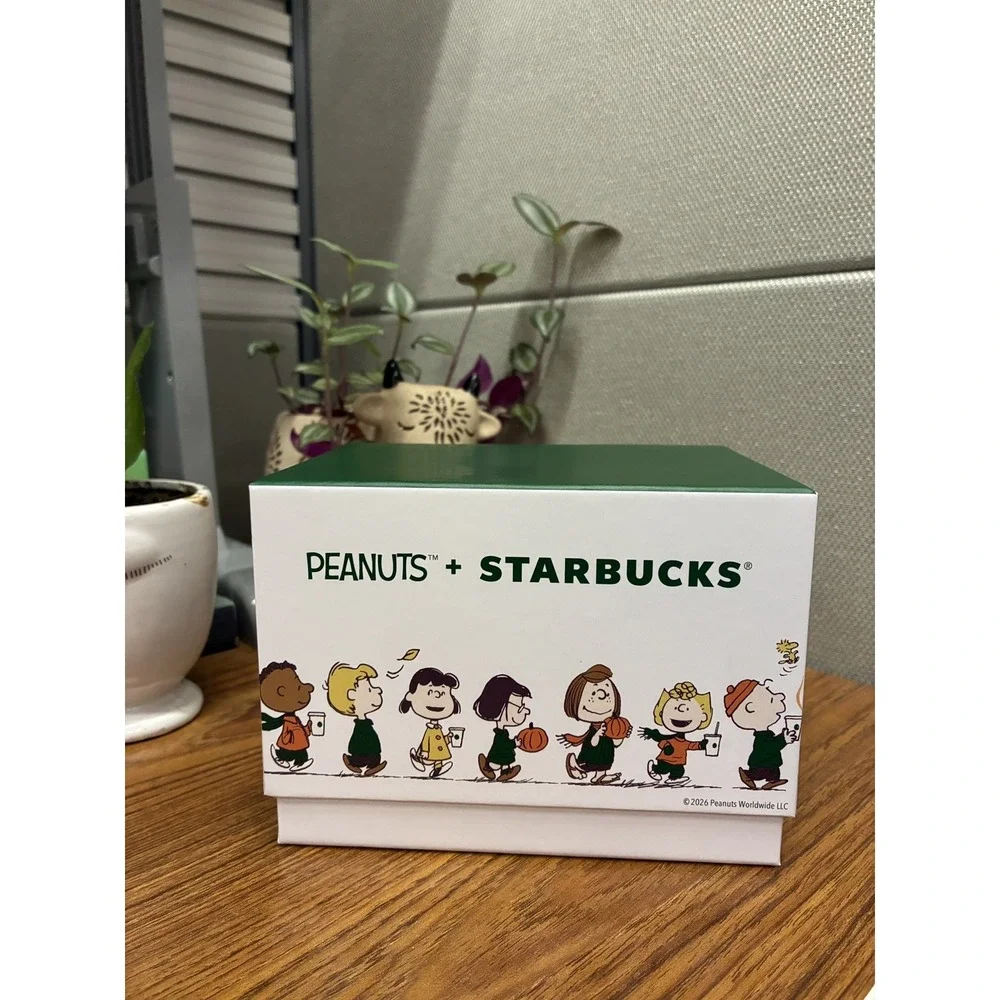 Starbucks x Peanuts Snoopy Mug 🎃🚀